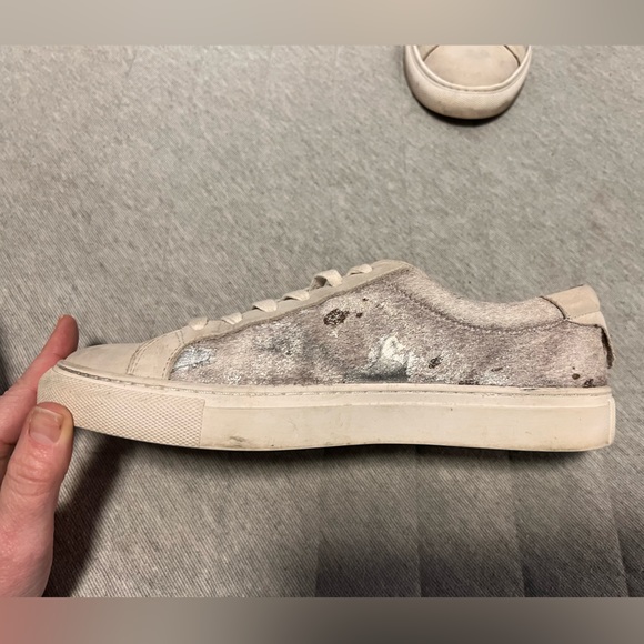 J/SLIDES Sz 9 Cream Leather & Silver Metallic Calfhair Sneakers Exc Cond - Picture 8 of 9